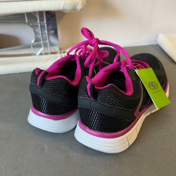 Athletic Works Sneakers - Picture 5 of 6